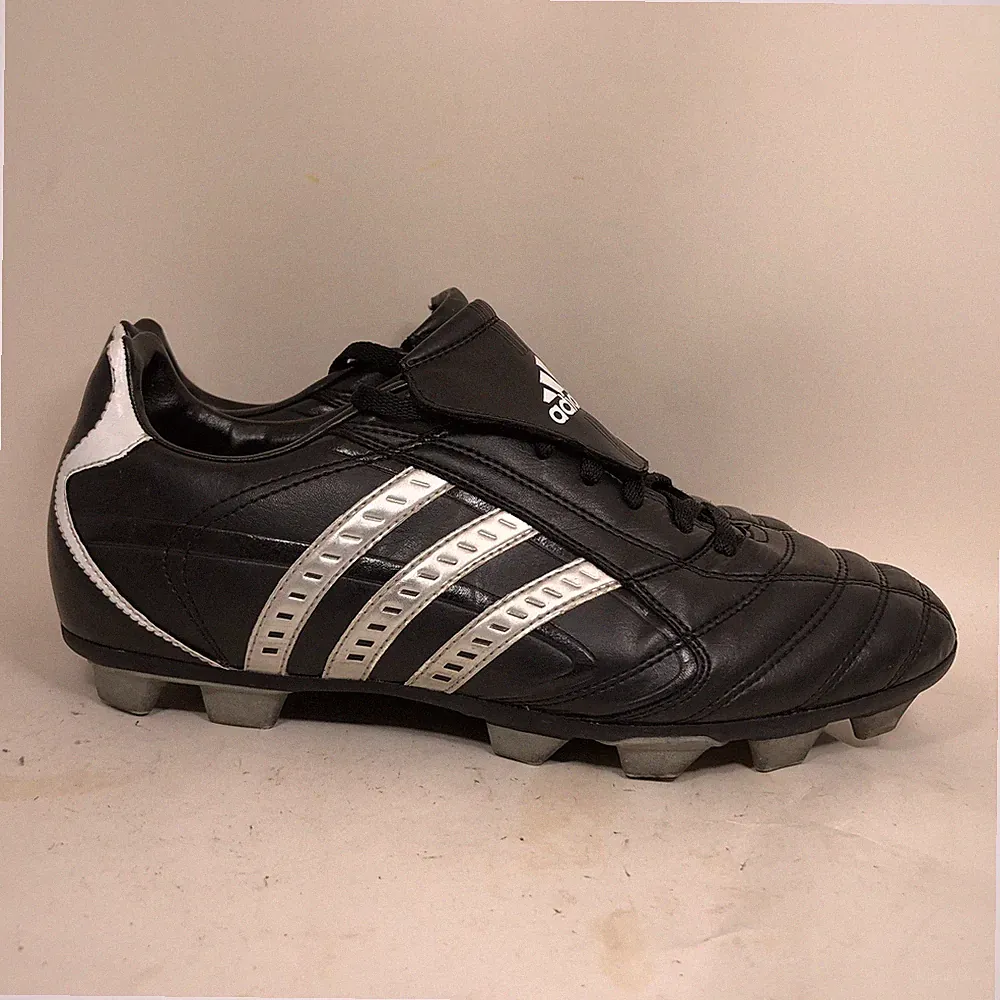VINTAGE Adidas Bracara Traxion Soccer Cleats Mens Black Silver 011009 Size 8.5