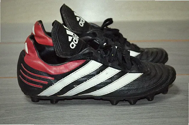 VINTAGE Adidas Predator Soccer Cleats Youth 2001 Black Red White US 5 UK 4 1/2