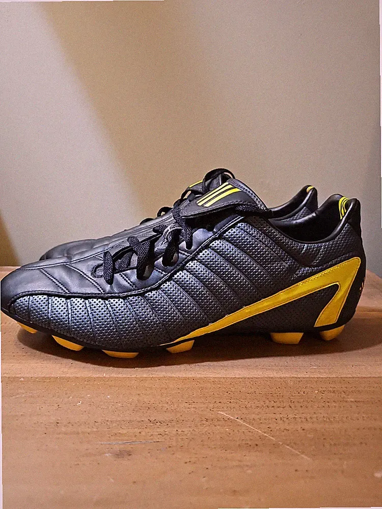 Vintage Adidas Soccer Cleats 2004 Black Yellow 039722 Men’s Size 13