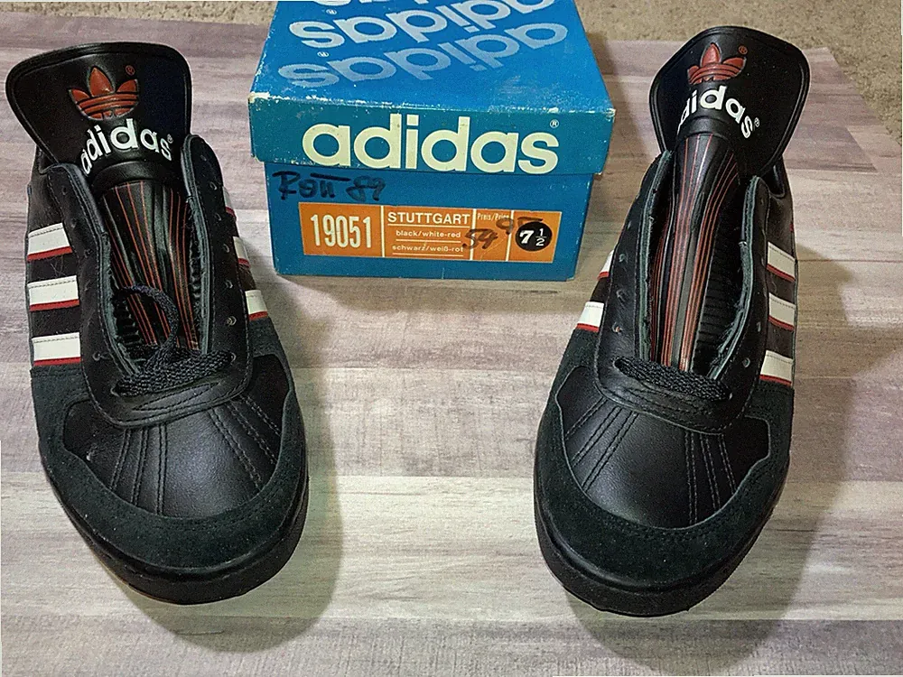 Vintage adidas Stuttgart Indoor Soccer Cleats Shoes size 7.5
