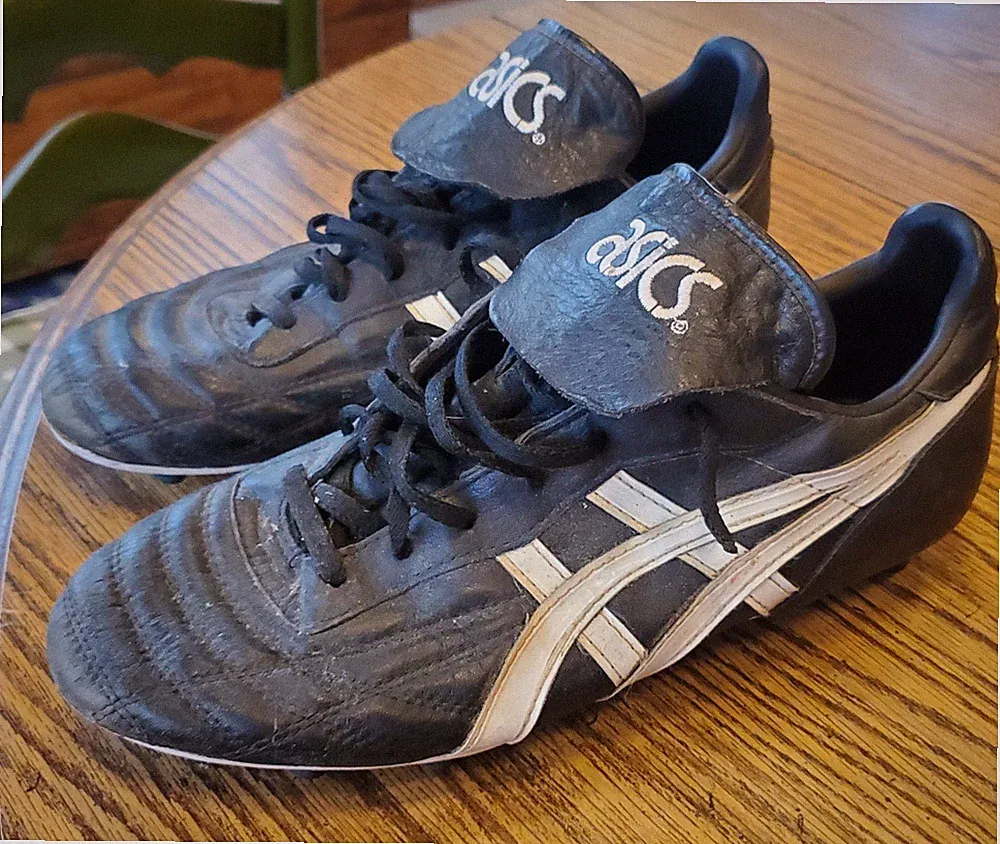 Vintage ASICS Black Leather Soccer Cleats Boots Mens Size EU 42.5 / US 9