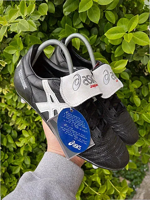 Vintage Asics Testimonial Leather Football Shoes