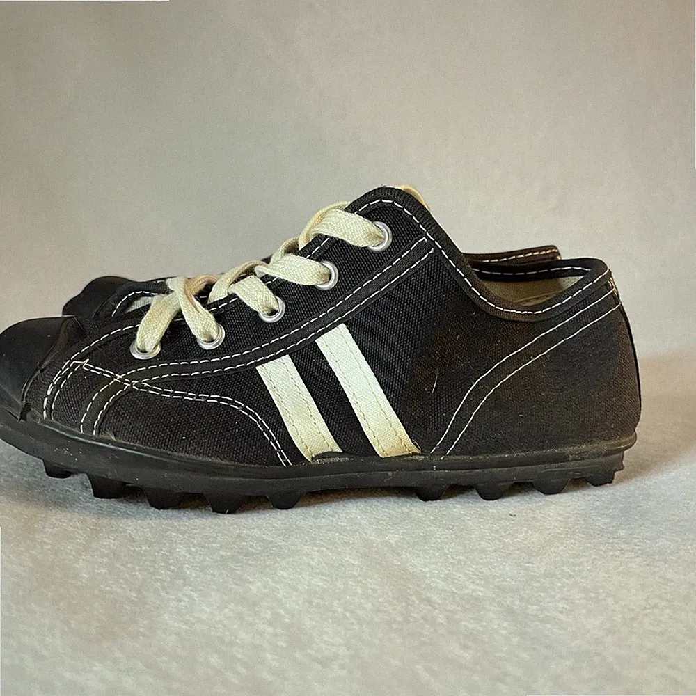 Vintage Converse Retro Turf Cleats Made In USA Size 4 Rare 70’s-80’s *READ*