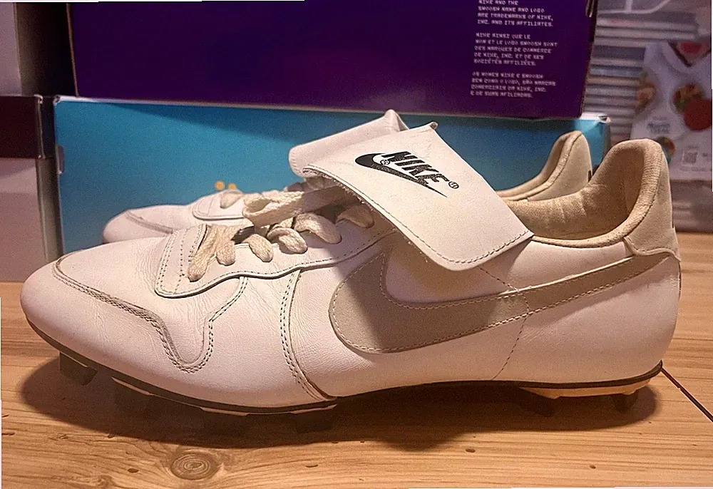 Vintage Nike 1985 Natural Grey Low Soccer Cleats Rare Collector Mens Size 10