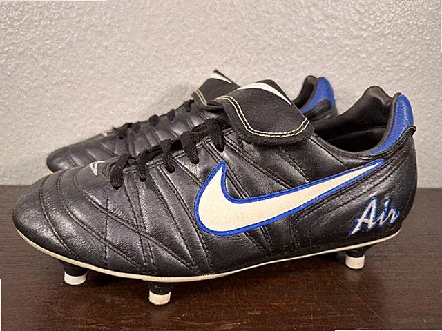 Vintage Nike Air Brasilia Men’s Football Boots Cleats Black/Blue/White Size 9.5