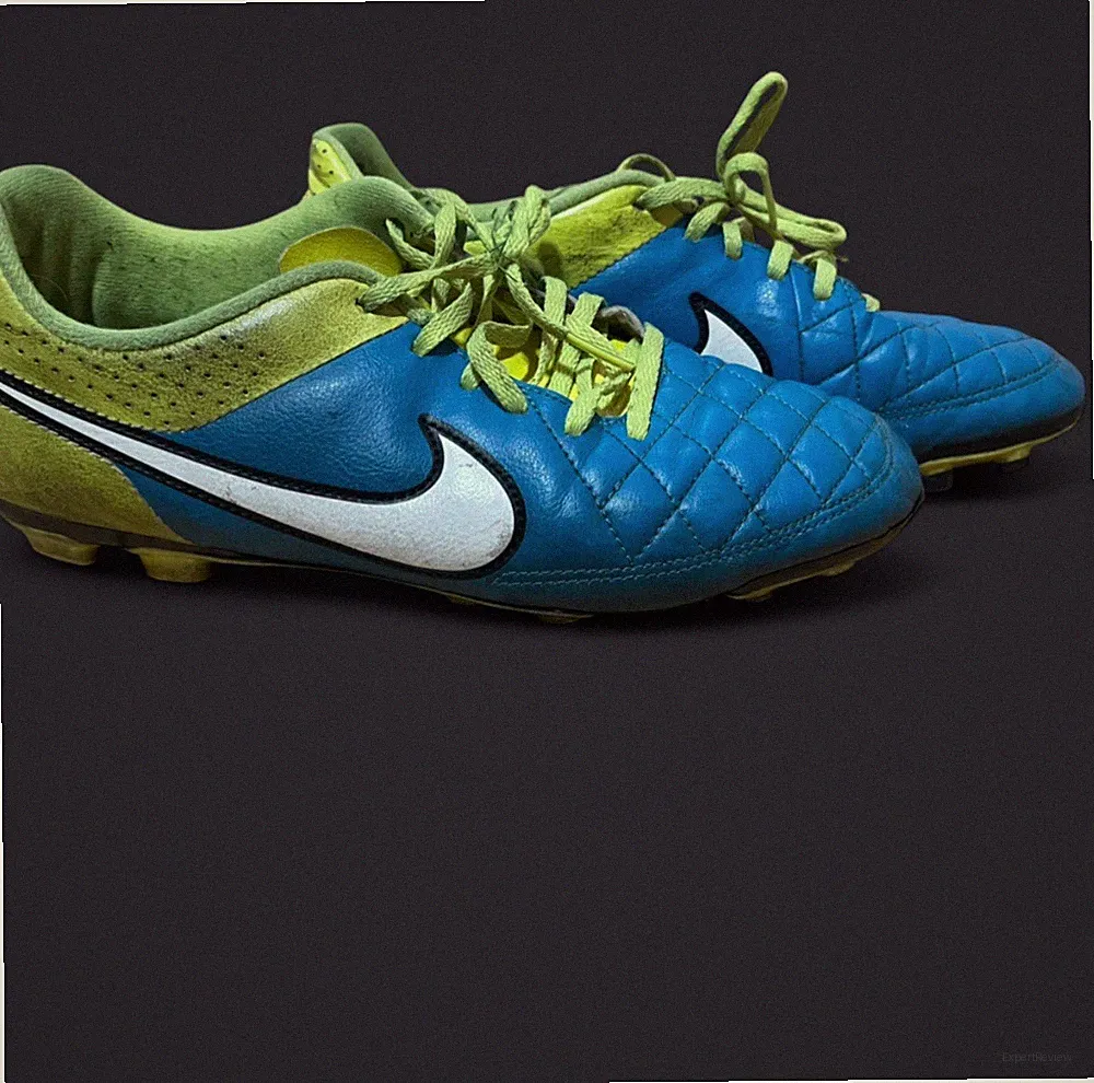 Vintage Nike Blue Yellow Soccer Cleats Plastic Low Top Lace Up 63086C-400 Soccer