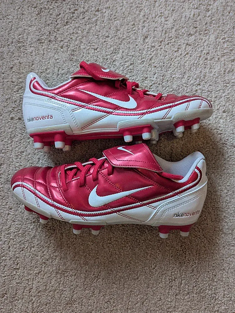 Vintage Nike Noventa Soccer Cleats Size 7.5 Women Red And White