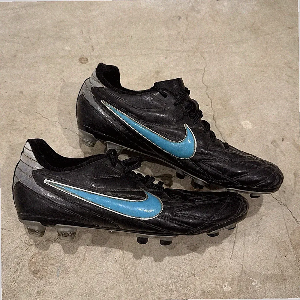 Vintage Nike Soccer Cleats Womens Size 9 Black Teal 458960-040