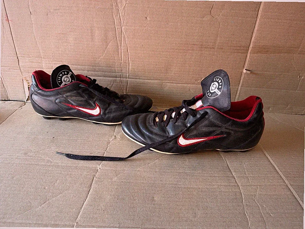 Vintage Nike Tiempo 750 Versatract Soccer Cleats Black Red Leather size 9
