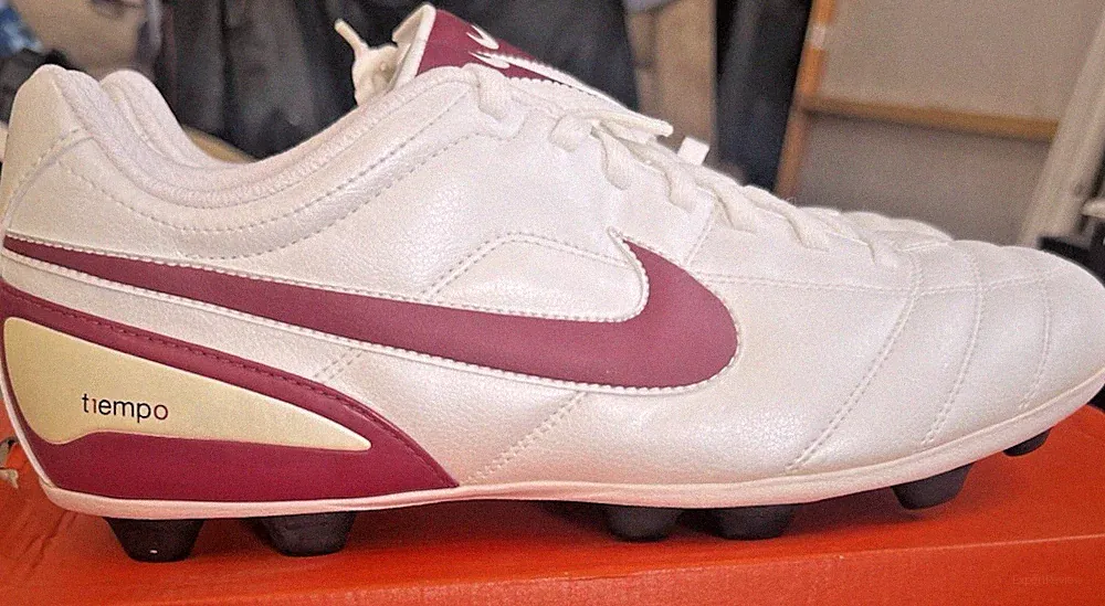 Vintage Nike Tiempo Natural II VT White/Crimson Soccer Cleats Men's Size 11.5