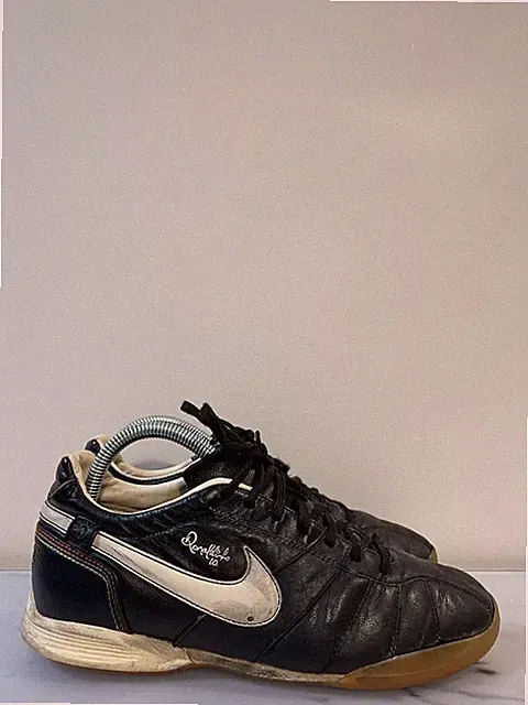 Vintage Nike Tiempo R10 Ronaldinho Turf TF Soccer Cleats Beige Size US8.5 UK7.5