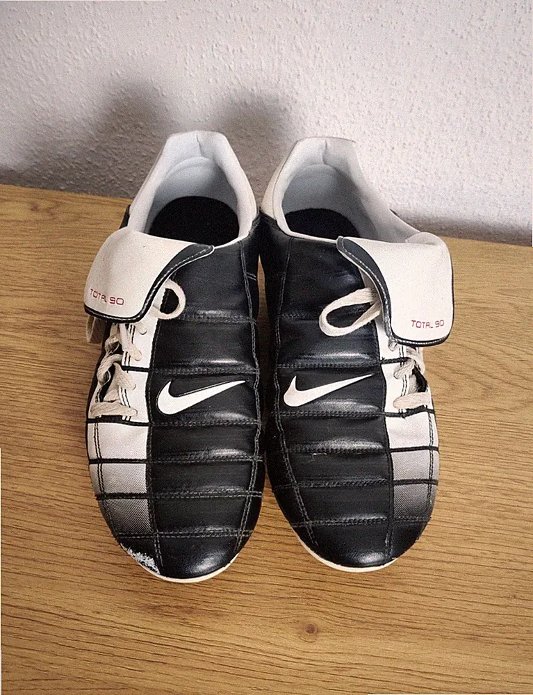 Vintage Nike Total 90 SG Soccer Cleats Football Boots Size US 10 / EUR 44