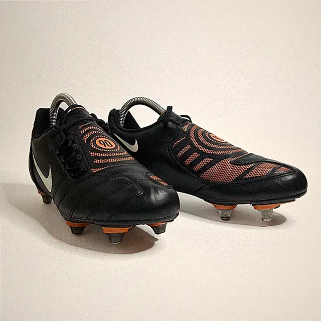Vintage Nike Total 90 Shoot II Extra SG Black Orange 354735-018 US 5.5Y UK 5