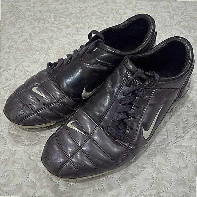 Vintage Nike Total 90 Strike II FG Soccer Football Cleat Chrome US10.5 EU44.5