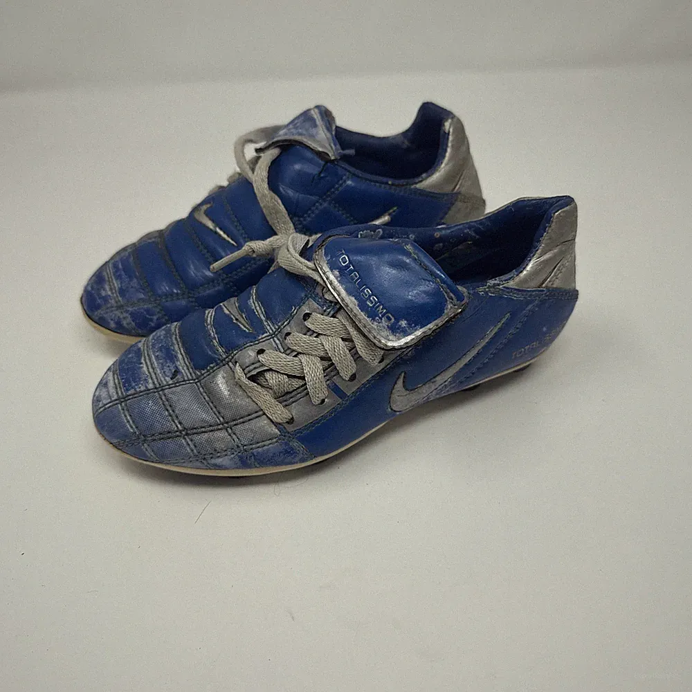 Vintage NIKE TOTAL 90 TOTALISSIMO SOCCER BOOTS CLEATS FOOTBALL Kids Size 15
