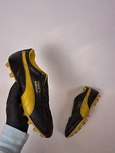 Vintage PUMA BORUSSIA Soccer Futbol Cleats Black Yellow