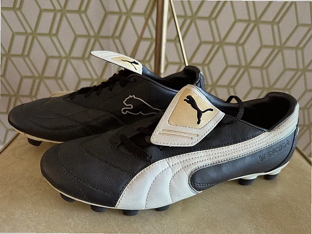 Vintage Puma Vencida Soccer Cleats Size 10.5 + Shin Guards & Gear Bag