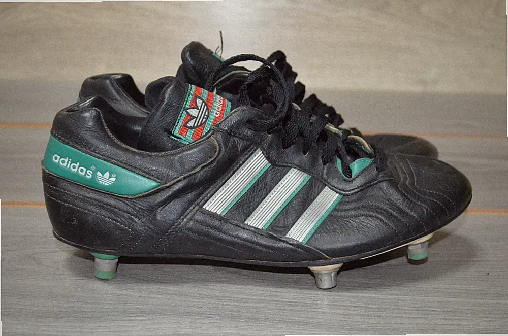 Vintage retro ADIDAS FOOTBALL BOOTS Soccer cleats RARE 154605 US 7