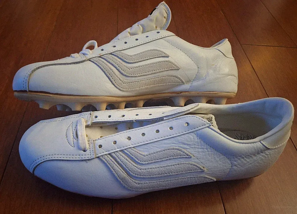 Vintage SPALDING Football/Soccer Cleats 70s. Size 10.5 White Great Condition