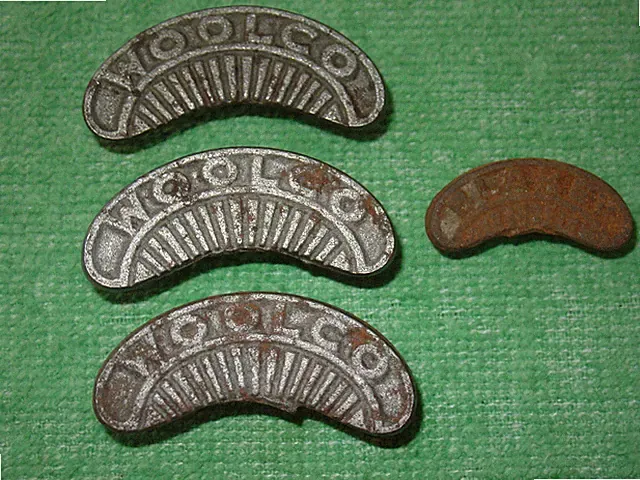 VINTAGE WOOLCO CLEAT #4 COBBLER'S CLEAT 1-1/2" LONG LOT OF 4 CLEATS ENGLAND MADE