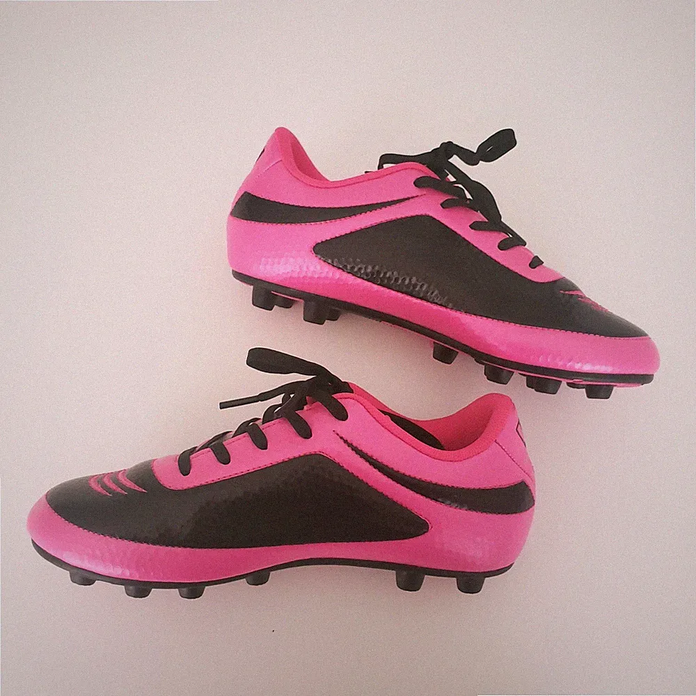 Vizari Girls Pink and Black Soccer Cleats Size 3.5J