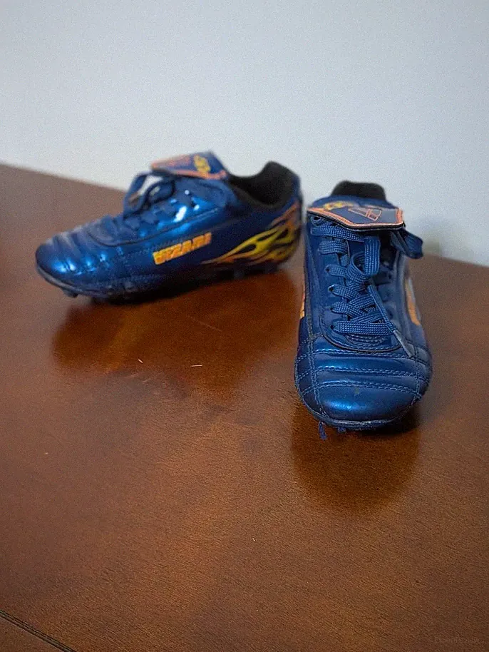 VIZARI Kids Soccer Cleats Sz 12 Blue Flames Turf Studs Youth Footwear