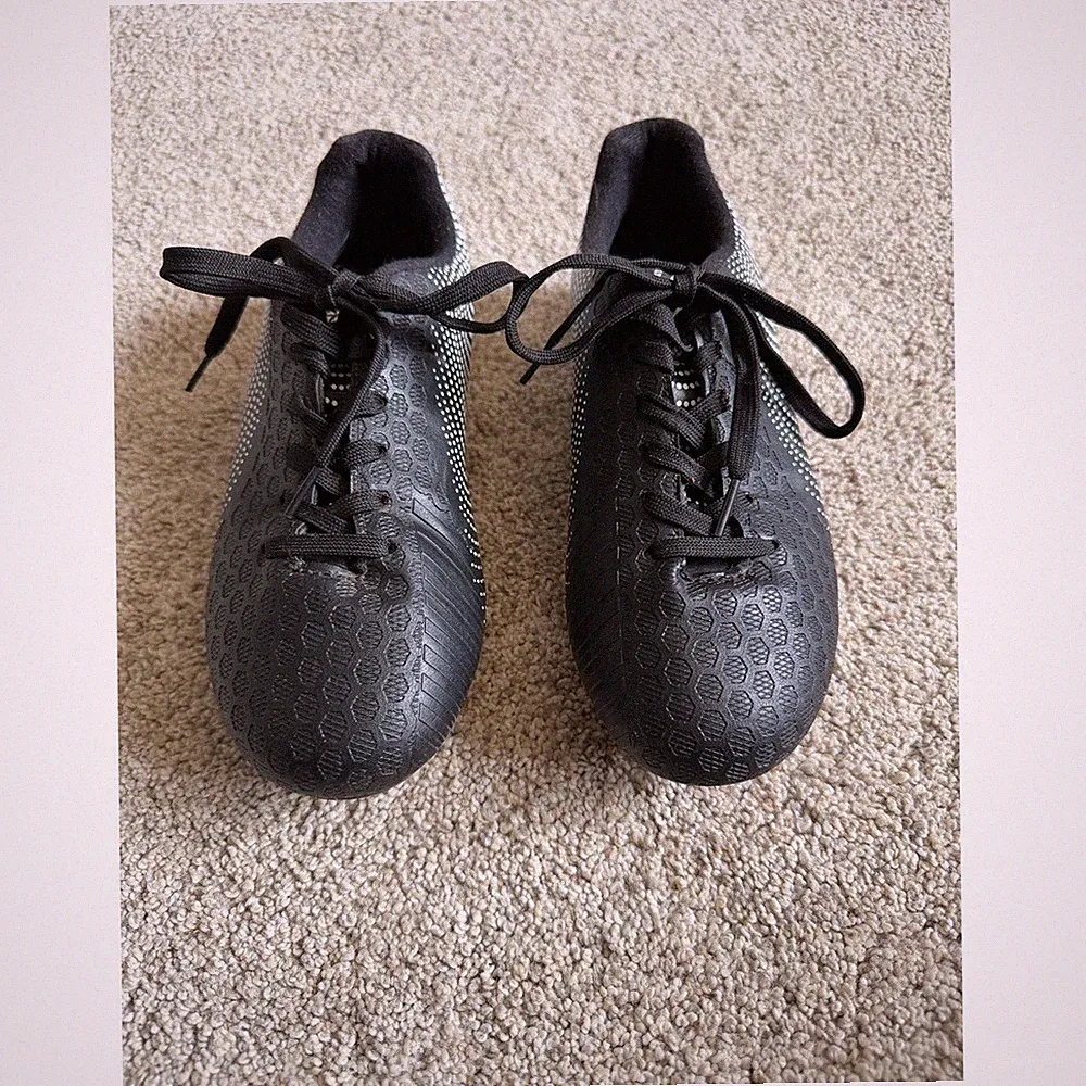 Vizari Kids Stealth Firm Ground soccer cleats size 35