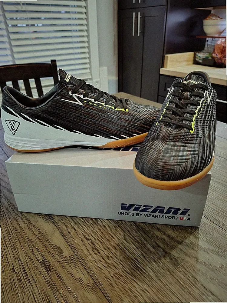Vizari Men's Indoor Soccer Cleats, Size 12M. Black/White