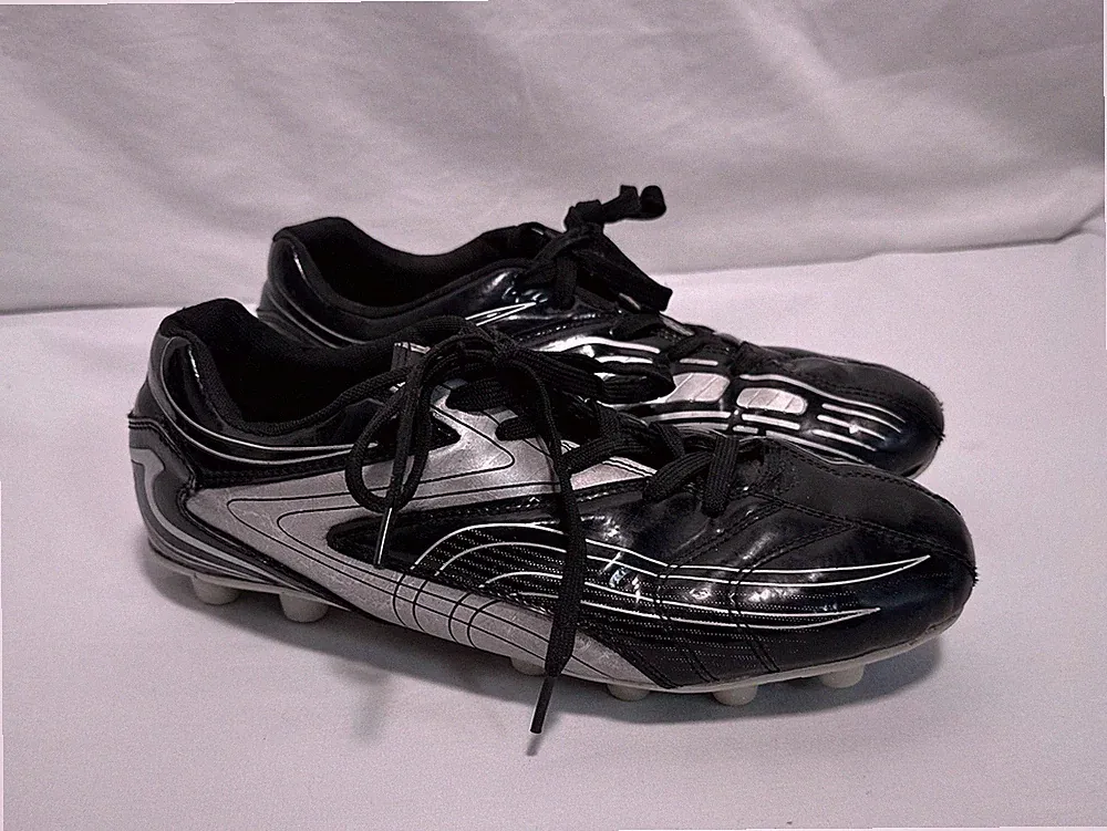Vizari Men’s Soccer Shoes Cleats 9M Black Silver