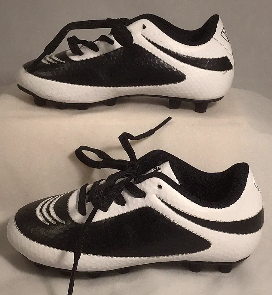 Vizari Soccer Cleats Childrens Size 8.5 Kids Black White Sports Shoes boys girls