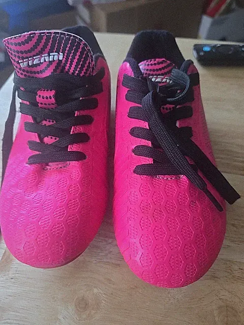 vizari soccer cleats Kids& Youth. 11.5c