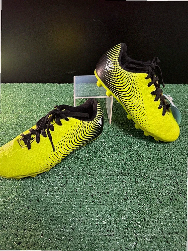 Vizari soccer cleats Size - 13 kids pre owned
