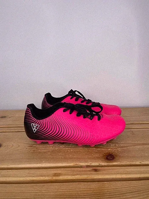 Vizari Soccer Cleats – Youth Size 4J (FG) – Pink/Black