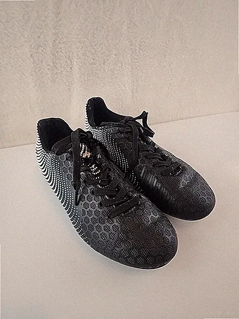 Vizari Stealth FG Soccer - Shoes Cleats - Youth Size 3 - Black and White