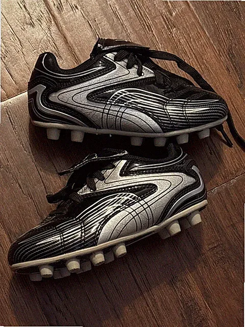 Vizari Striker FG Soccer Cleats, Black/Silver 8C Little KIDS