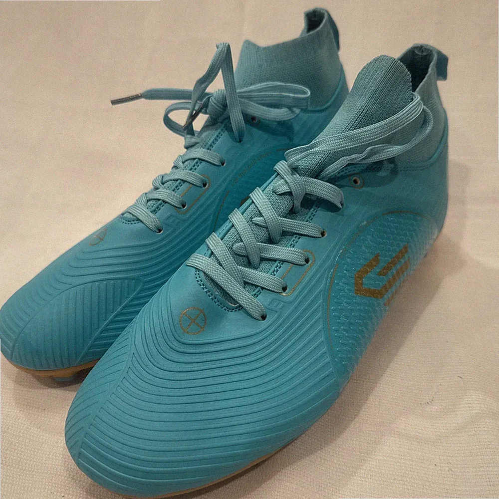Vizari Tesoro Turf Soccer Shoes, Lightweight Synthetic Upper, Molded Cleats 7.5