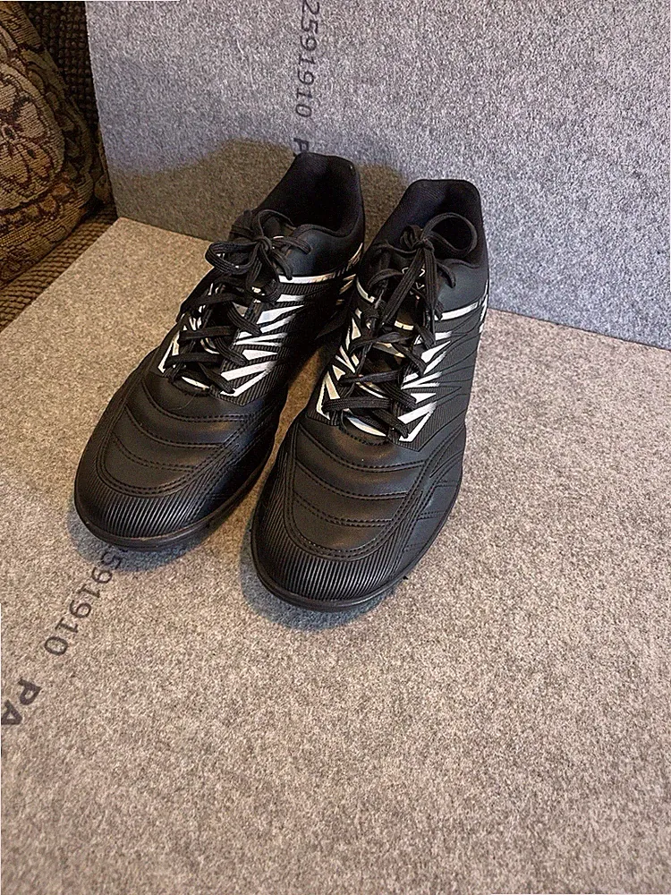 Vizari Valencia Turf Soccer Cleats For Men Sz 12M Black And White