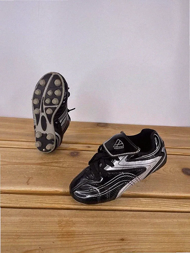 Vizari Youth Soccer Cleats Size 9 – Black/Silver ⚽