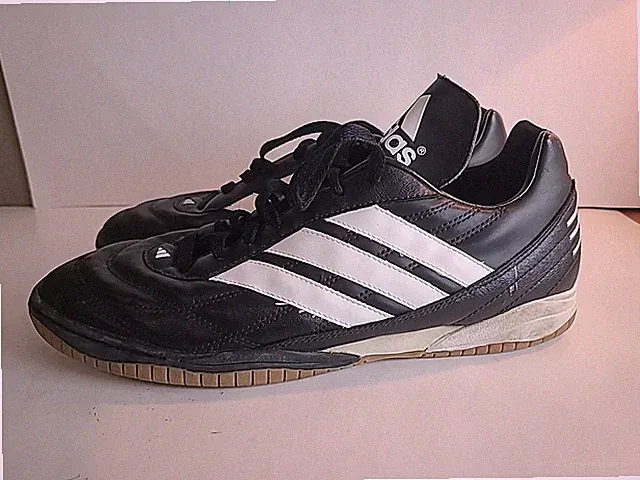 VTG 1999 Adidas Koresco 663103 Men's Indoor Soccer Cleats Black/White Size 10