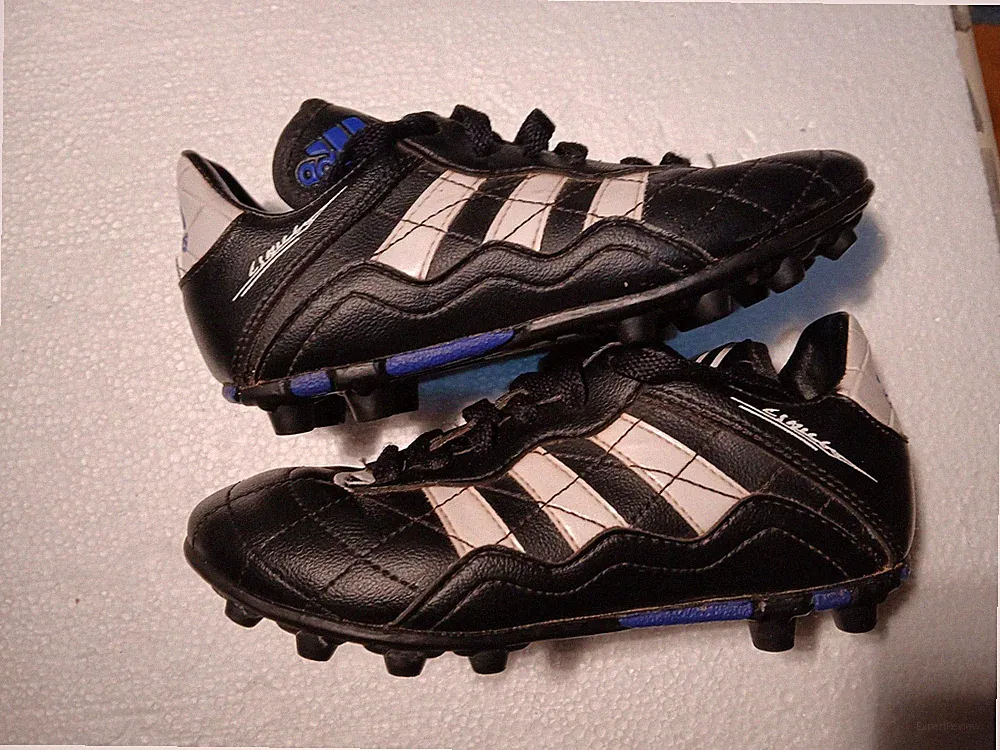 VTG 1999 Adidas Questra Cup (ART NO. 015484) Black Soccer Cleats Kid US 2.5