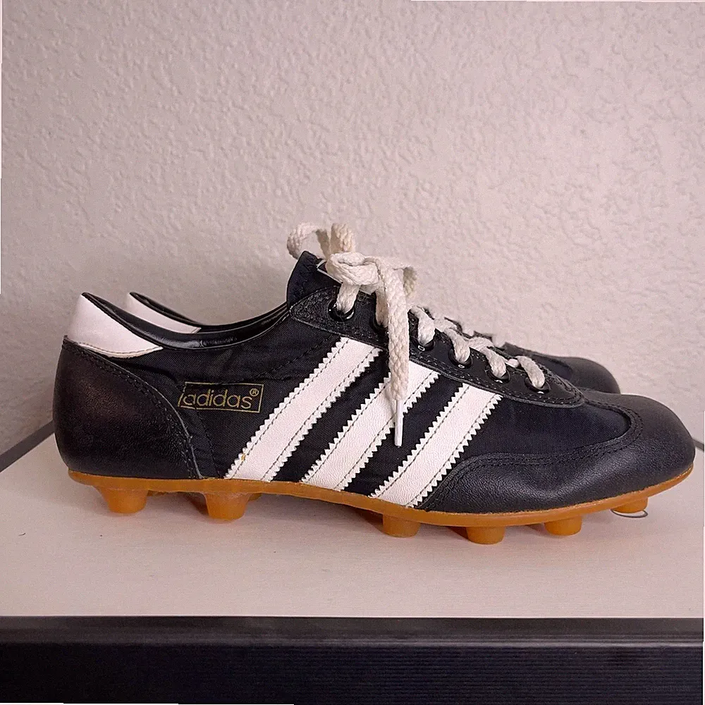 VTG Adidas 158212 American Football Soccer Cleats Back White Leather Boys Size 5