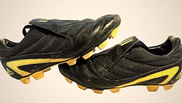 Vtg Adidas Mens F30 TRX FG Football Cleats Lace Cover Flap Black Yellow Sz 5.5