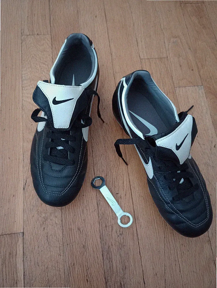 Vtg NIB 2006 Nike Tiempo Mystic SG Soccer Cleats 310114 0110 Black/White Men's 7