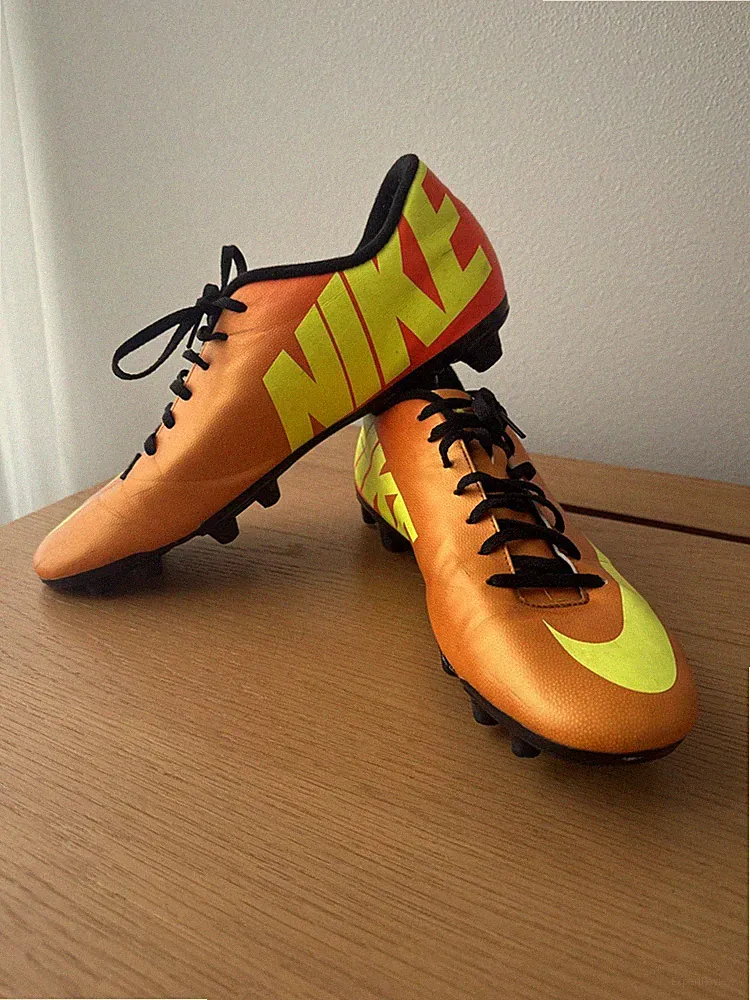 VTG Nike Mercurial Vapor 573873-778 Mens Size 13 Orange Soccer Shoes Cleats