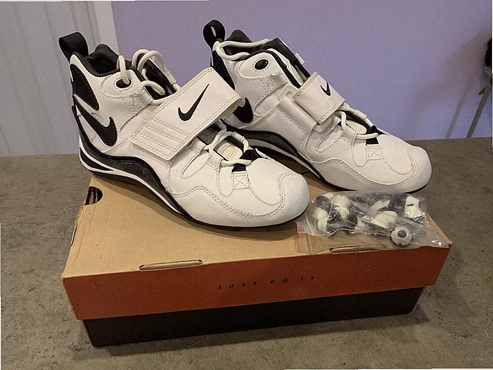 Vtg Nike Open Field Mid Top Football Cleats White Men’s 6 NOS NIB Super Rare!