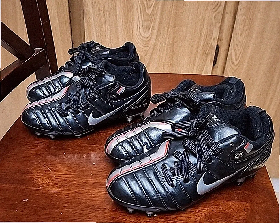 VTG Nike Total 90 SHIFT Expand Tech Leather Soccer Cleats 2 Pairs Sz 13 /13.5 C