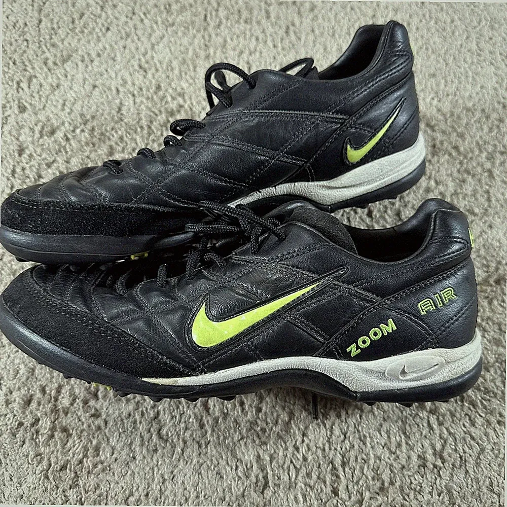 Vtg Nike Zoom Air Soccer Turf Shoes Men Size 6 Black Leather Cleats R. Ferdinand
