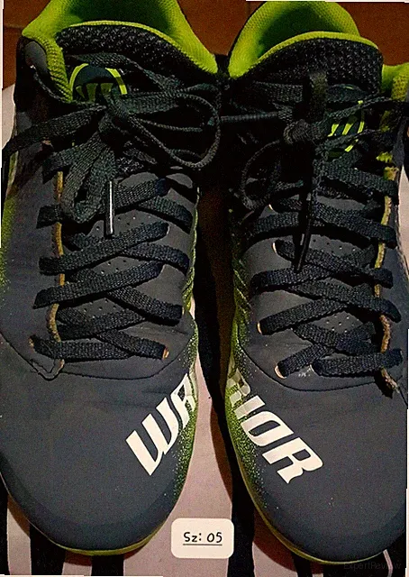 Warrior Burn 9.0 lacrosse LowTop Men's Soccer Cleats SZ- 5
