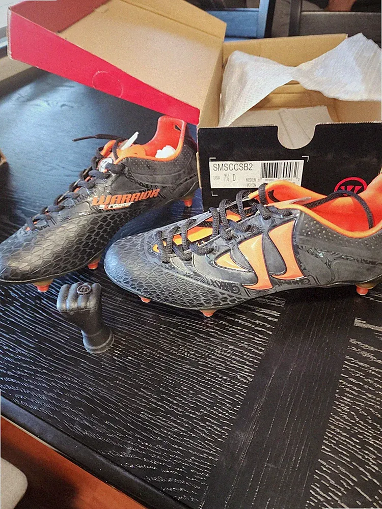 Warrior Football Soccer Cleats Boots Soft Grass Size 7.5 USA 7 UK