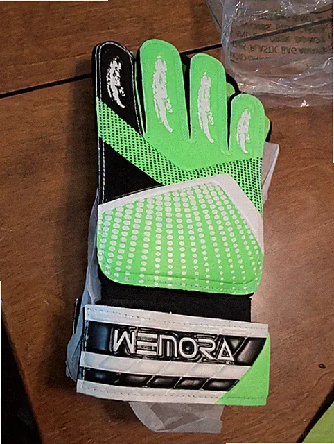 WEMORA Soccer Goalkeeper Goalie Gloves Kids Youth Sz4 Strong Grip NeonGreenBlk